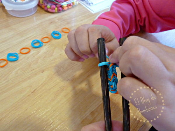 Pulseras de gomitas - Manualidad para niños