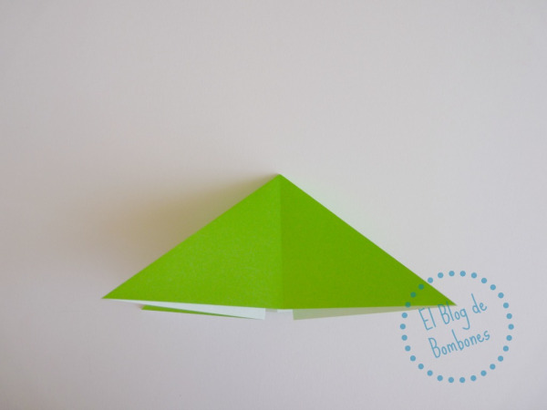 Mariposa de papiroflexia Paso 5