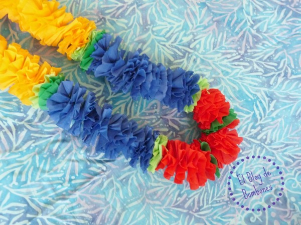 Collar hawaiano con papel pinocho