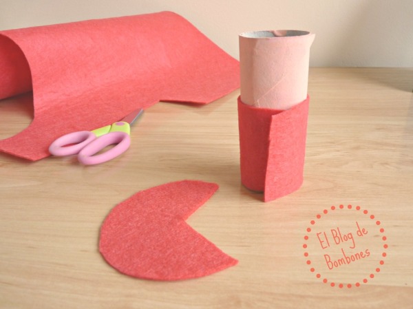 Vistiendo tubos de cartón